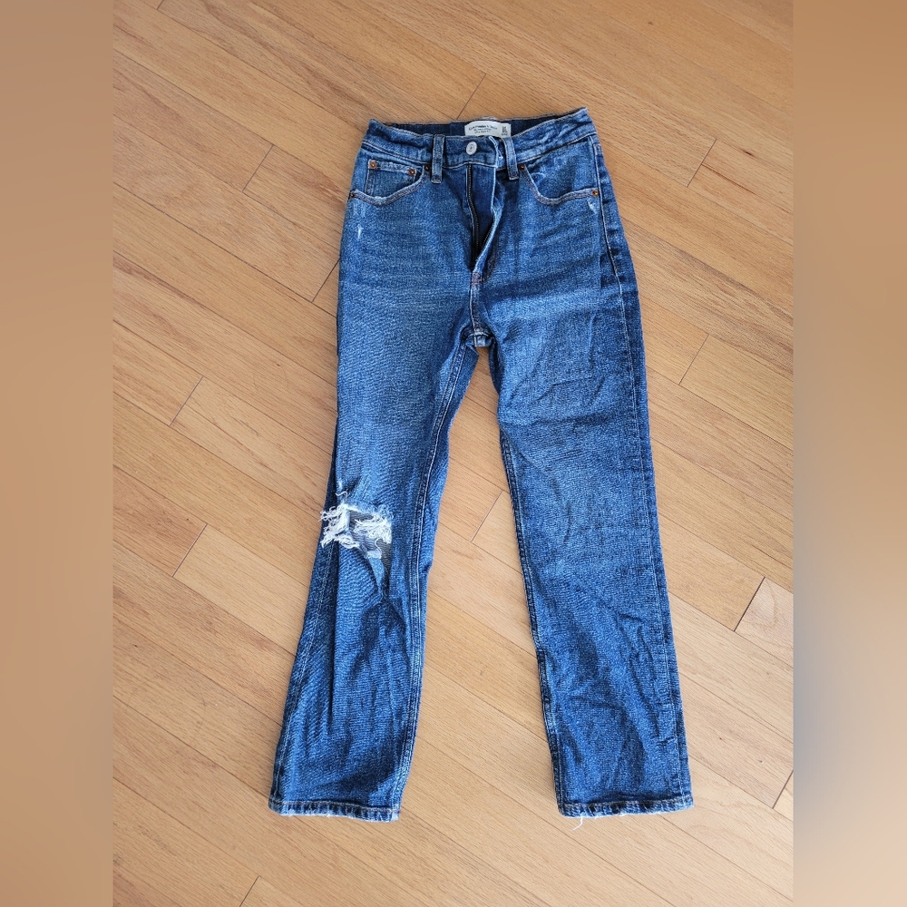 Abercrombie & Fitch Distressed Ankle Length Straight Jeans